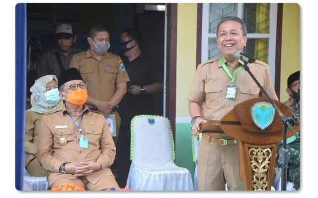 Gubernur Jambi, H. Fachrori Umar, melakukan Kunjungan Kerja ke Kabupaten Batang Hari, dalam rangka menyerahkan bantuan Jaring Pengaman Sosial (JPS) Covid-19 Provinsi Jambi. Hal ini dilakukan di Kecamatan Marosebo Ilir, yang dilaksanakan di Halaman Kantor Camat Marosebo Ilir pada Senin (20/07) Siang.