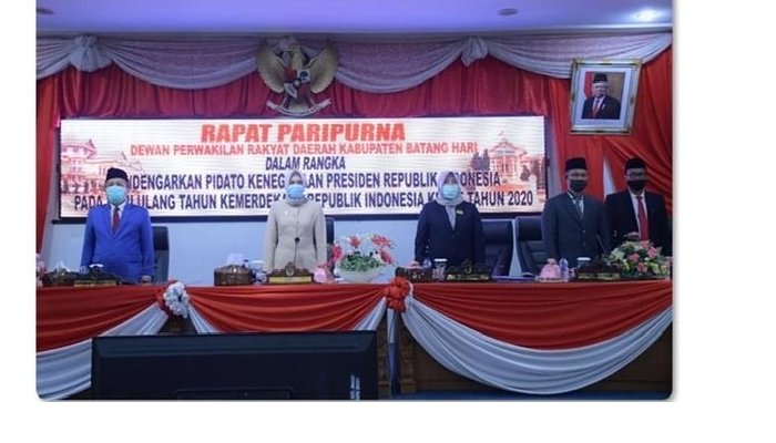 Bupati Syahirsah, menghadiri Rapat Paripurna DPRD Kabupaten Batang Hari dalam rangka mendengarkan Pidato Kenegaraan Presiden RI, pada Hari Ulang Tahun Kemerdekaan ke 75 Tahun 2020.