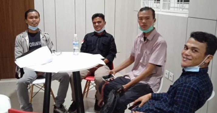 Bak penjahat kelas kakap, itulah yang dikatakan Juanson Ambarita seorang mahasiswa yang dibawa ke Mapolda Jambi pada Jum’at (30/10/2020).
