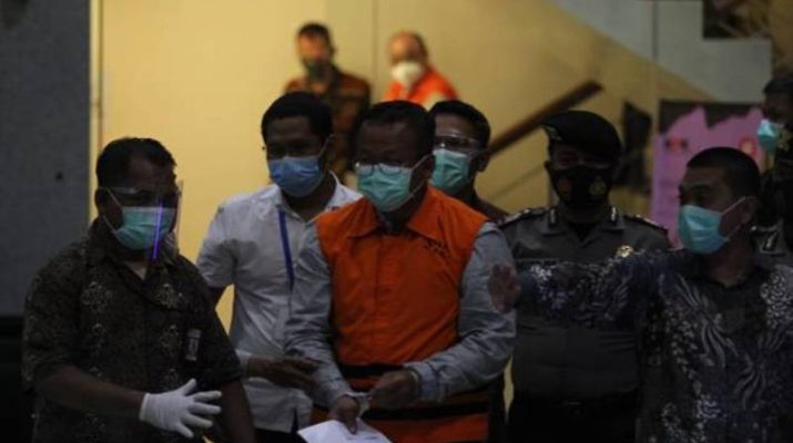 Komisi Pemberantasan Korupsi menetapkan Menteri Kelautan dan Perikanan Edhy Prabowo sebagai tersangka, Jokowi tunjuk Luhut isi posisinya.