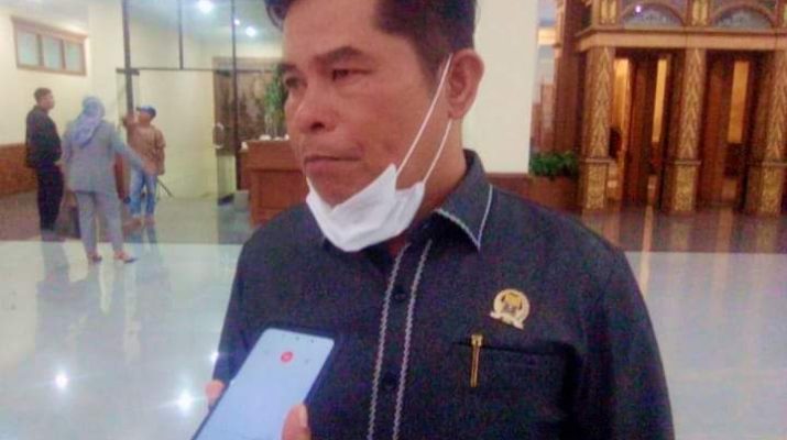 Anggota dewan dari Fraksi PAN, desak Pemprov Jambi bangun SLB di Kabupaten Kerinci. Bahkan salah satu dewan dapil Kerinci minta, dalam APBD 2021 ini harus masuk pembangunan itu.