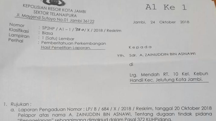 Sebelumnya, kasus penggelapan motor wartawan di Jambi, oleh rekannya sekitar 2 tahun lalu, saat ini masih berlanjut. Pasalnya, usai dilaporkan oleh pelapor, Polsek Telanaipura kota Jambi akhirnya layangkan surat panggilan pada terlapor berinisial ZI dan istrinya.