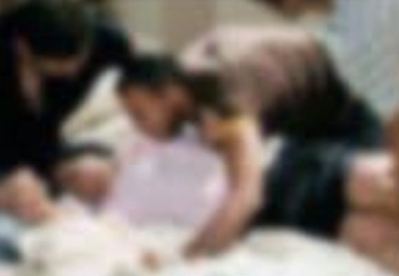 Entah apa yang merasuki 6 orang pria ini, hingga tega melakukan perbuatan bejat pada gadis di bawah umur. Di mana, usai dicekoki miras, gadis 15 tahun di genjot dan digilir.