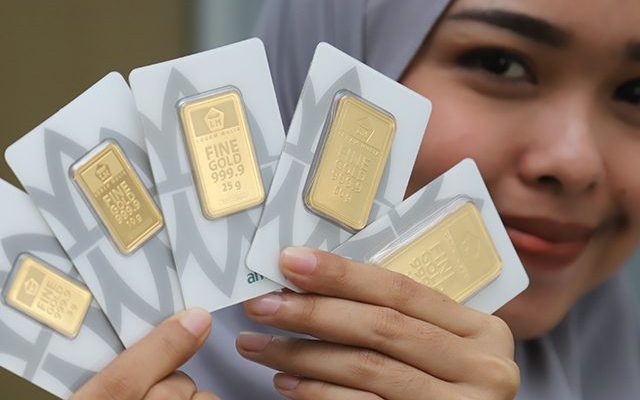 Beberapa hari yang lalu, harga emas di Provinsi Jambi sempat terjun bebas. Berikutnya, harga kembali stagnan, apalagi produk UBS. Lalu bagaimana dengan harga Emas di pegadaian hari ini, Senin (30/11/2020)