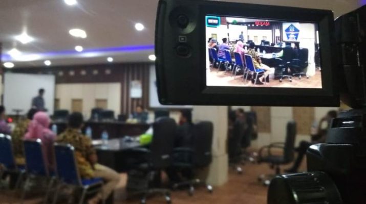 Pansus Dana Covid-19 DPRD Merangin, Kamis (12/11/20) kembali mengelar rapat. Kali ini, rapat terkait gelontoran dana yang bikin cemburu.