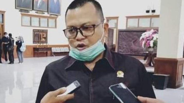 Demi meningkatkan SDM, khususnya pada pelajar di Provinsi Jambi, Dewan minta pemprov lebih memperhatikan sekolah kejuruan.