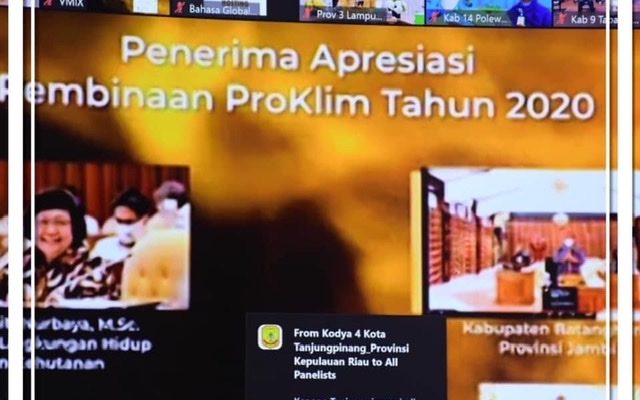 Pemkab Batang Hari terima apresiasi pembinaan Proklim Tahun 2020, yang diserahkan oleh  Menteri Kehutanan dan Lingkungan Hidup Republik Indonesia, Dr.Ir.Siti Nurbaya Bakar pada Jum’at (23/10) pagi.
