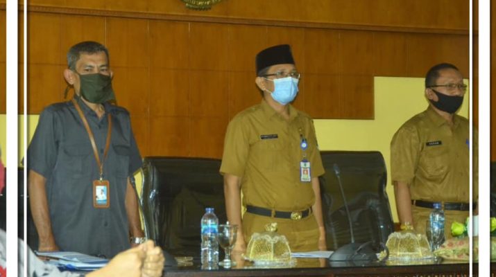 Sekda buka Rakor TIM Penanggung Jawab Sensus Penduduk 2020, yang digelar oleh Badan Pusat Statistik Kabupaten Batang Hari, di Ruang Pole Kecil Kantor Bupat Batang Hari pada Senin (07/09) Siang.