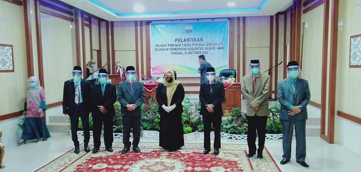 Bupati Muaro Jambi lantik Janning, sebagai Pj Sekda Muaro Jambi, Jum'at (18/09/2020). Bertempat di Ruang Nang Inang Kantor Bupati Muaro Jambi