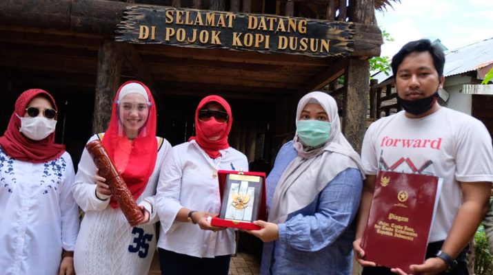 Bupati Muaro Jambi, Hj Masnah Busro telusuri jejak peninggalan Raden Mattaher di Muaro Jambi, Sabtu (14/11/2020).