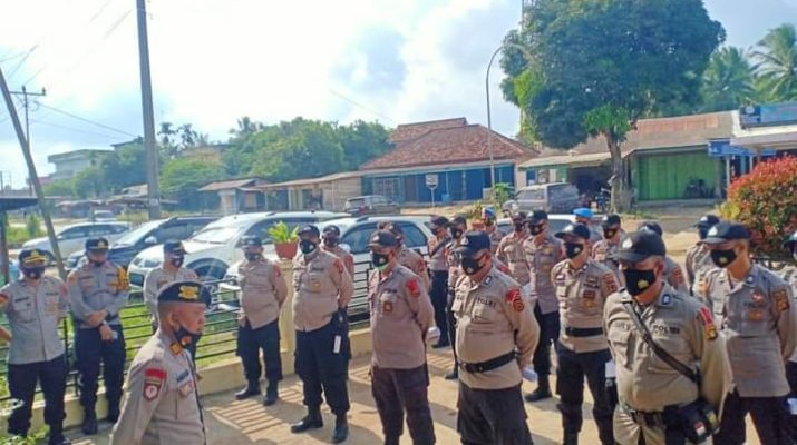 Kawal ketat di Tiap TPS yang ada di Kabupaten Muaro Jambi, Polres setempat turunkan sebanyak 495 Personil. Hal ini untuk pengamanan tiap TPS, di seluruh kecamatan.