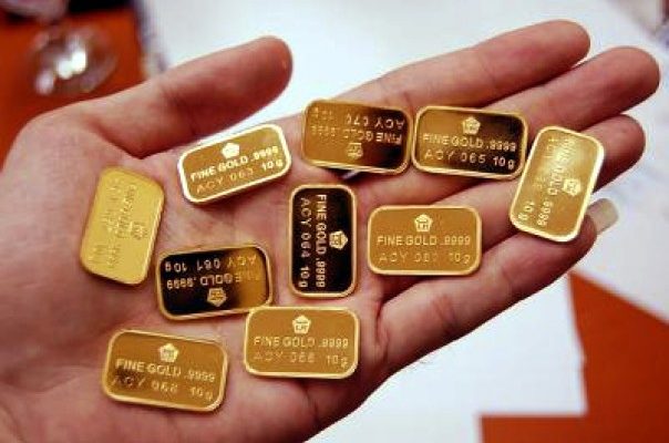 Jelang akhir tahun 2020, harga emas semakin meroket naik bukan menurun. Di ketahui, awal hingga pertengahan bulan Desember lalu harga emas sempat menurun dan stagnan.