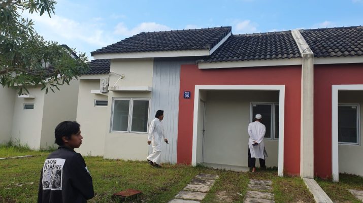 Beli Rumah, Dapat Pahala Jariyah, Insya Allah.  Di mana mungkin ada yang pobia dengan dalil, atau bisa jadi cemas melihat tulisan arab? Alasannya, takut terngiang-ngiang akan dosa.