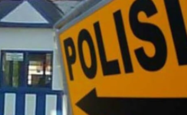 Di duga Hina Kiai mereka, para santri kompak polisikan mantan anggota DPRD ini. Tak ayal, hal ini buat heboh publik negeri ini.