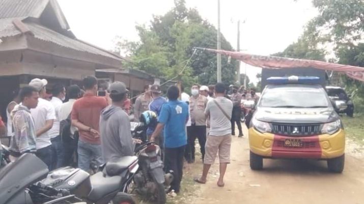 Kembali beroperasi tanpa mengantongi izin resmi dari pemerintah, PT Agrindo di cegat warga di Sarolangun pada Selasa (05/01/2021).