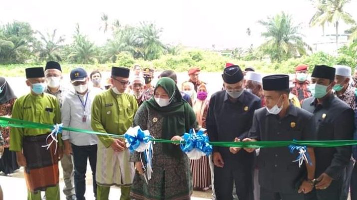 Sejak Bupati pertama Muaro Jambi, masyarakat Sekernan sudah impikan pasar Rakyat Sengeti. Siapa sangka, di tangan Bupati Masnah akhirnya pasar rakyat Sengeti ini terwujud.