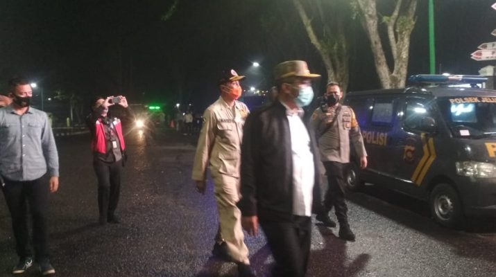 Satgas covid 19 yang terdiri dari pemerintah Provinsi Jambi, TNI, POLRI, dan Satpol-PP, sisir wilayah Kota Jambi, Kamis (31/12/20). Hal ini dalam rangka pengamanan tahun baru.