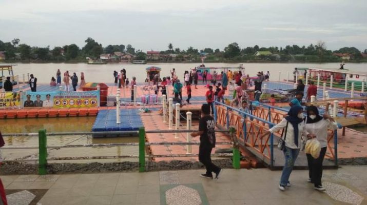 Setelah sempat mengalami sepi hingga tutup pada beberapa waktu lalu, saat ini Kawasan Wisata Danau Sipin telah mulai ramai di kunjungi