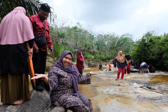 Garapan wisata di Muaro Jambi terus tumbuh. Salah satunya Sungai Napal di Desa Muhajirin yang sempat di tutup, namun pengunjung malah tak terbendung.