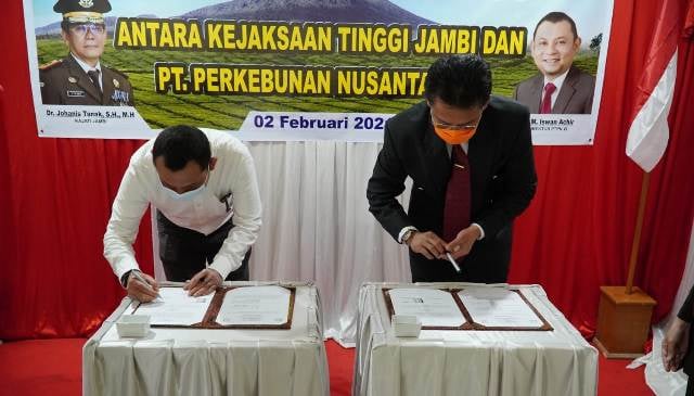 PTPN VI telah menandatangani kesepakatan bersama dengan Kejati Jambi, tentang penanganan masalah hukum di bidang perdata dan tata usaha negara, di Kayu Aro Kerinci pada Selasa (02/02/2021) kemarin.