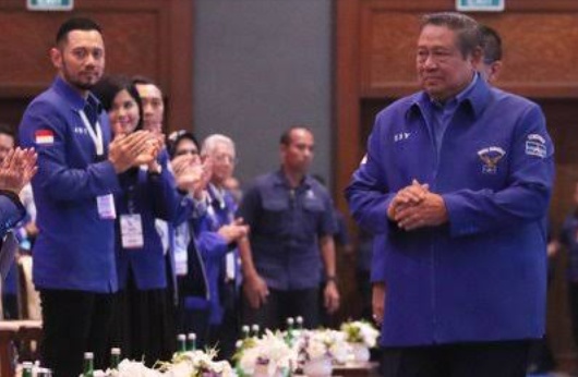 Perkembangan kudeta kepemimpinan Partai Demokrat, yang di pegang AHY tampaknya mulai memanas, SBY seperti akan turun tangan dan akan melakukan perawatan terhadap hal itu.