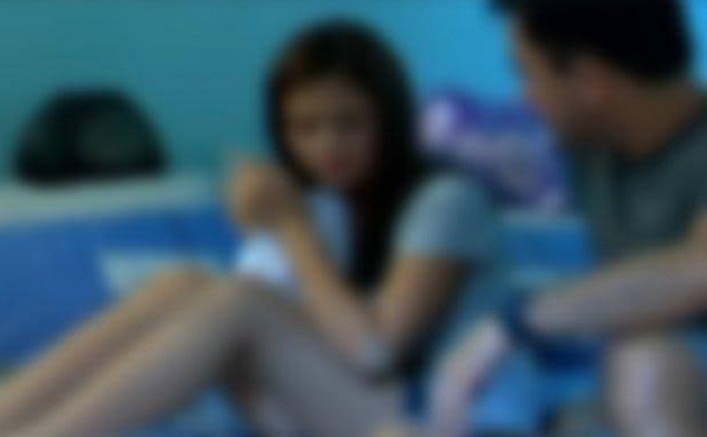 Nasib naas tak dapat di elak Gadis 14 Tahun ini, Ia yang sebelumnya dicekoki Miras lalu digilir oleh 2 orang pria hingga lemas.