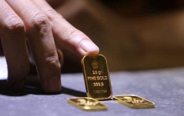 Masuk di pekan ketiga Februari 2021, harga emas hari ini di Pegadaian terpantau semakin merosot alias anjok, Sabtu (20/02/2021).