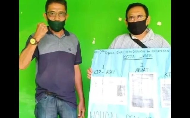 Di duga temukan E-KTP Ganda, Gerakan Anak Bangsa Peduli (GABP) Jambi datangi kantor Dinas Kependudukan dan Pencatatan Sipil (Dukcapil) Kota Jambi, Senin (1/03/2021).
