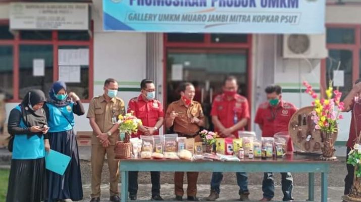 Bertempat di PT Sumber Ghraha Sejahtera (SGS) Sarang Burung, Dinas Koperindag dan perusahaan melakukan Promosi Produk UMKM Muaro Jambi, Senin (01/03/2021).