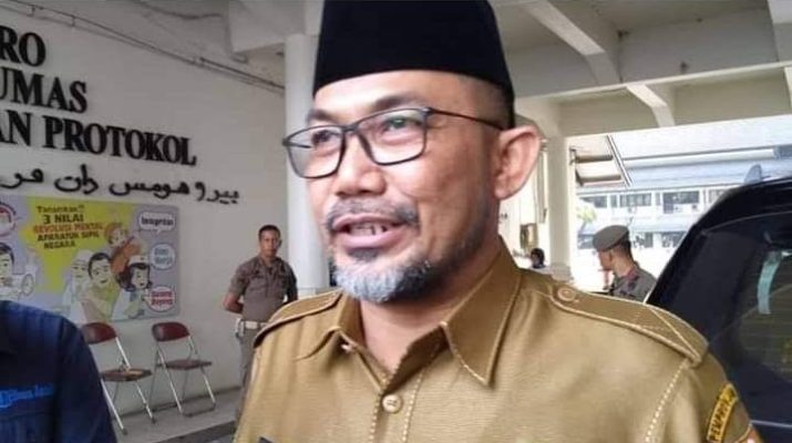 Dalam rangka melakukan penanganan Covid-19 di Jambi, Pemprov potong Rp 398 Miliar dari APBD 2021 untuk membuat program PEN. Hal ini di nilai mampu kembalikan perekonomian masyarakat, pasca tergerus sejak maret 2020 lalu.