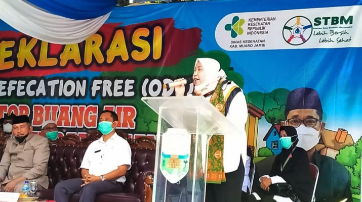 Bupati Masnah turut deklarasikan Open Defecation Free (ODF) atau stop buang air besar sembarangan di Kecamatan Sungai Bahar, Rabu (10/03/2021).
