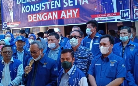 Upaya dan aksi kudeta kepemimpinan AYH terus memanas, hingga terjadi KBL beberapa waktu lalu. Buntutnya, 3 Ketua DPC Partai Demokrat di Sumatera Selatan di pecat.