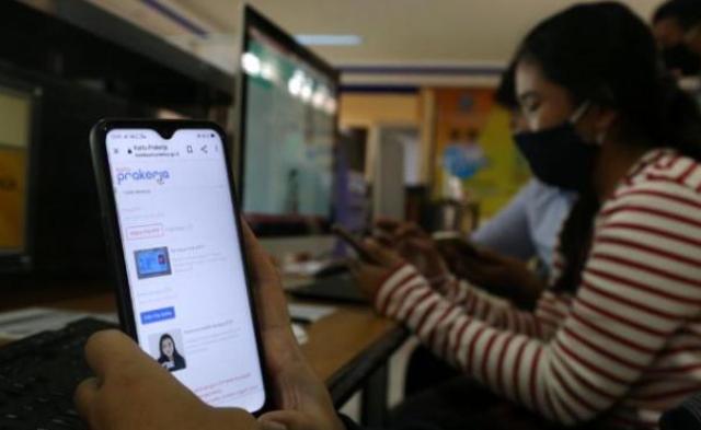 Setelah beberapa tahap, akhirnya Pendaftaran Kartu Prakerja gelombang 16 akan di buka hari ini, Kamis (25/3/2021) pukul 12.00 WIB. Berapa jumlah kuotanya, kabarnya lebih sedikit dari sebelumnya.  