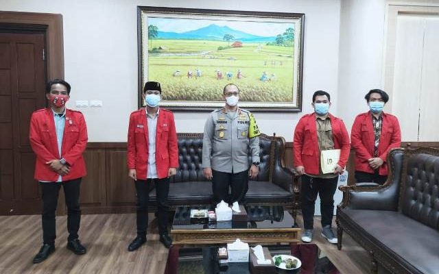 DPC GMNI Jambi menggelar Dies Natalis ke 67, sekaligus audiensi dengan Kapolda Jambi. Dalam audiensi tersebut perwakilan DPC GMNI Jambi, di terima langsung dengan hangat  oleh Kapolda Jambi Irjen Pol A Rachmad Wibowo SIK, , Senin (22/3/2021).