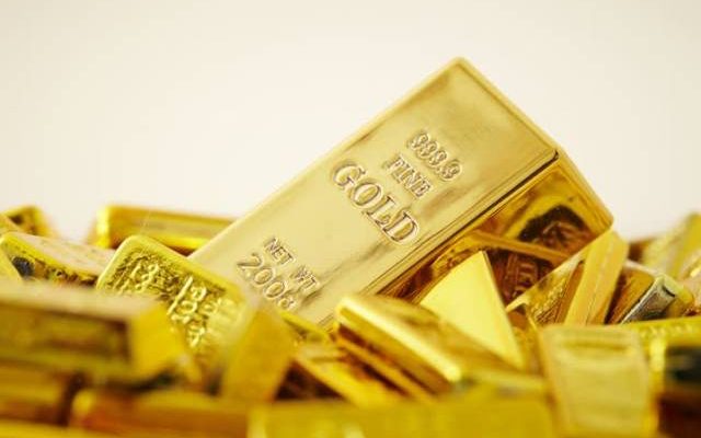 Memasuki awal maret 2021, harga emas terpantau mengalami penurunan yang tidak terlalu signifikan, Rabu (03/03/2021).