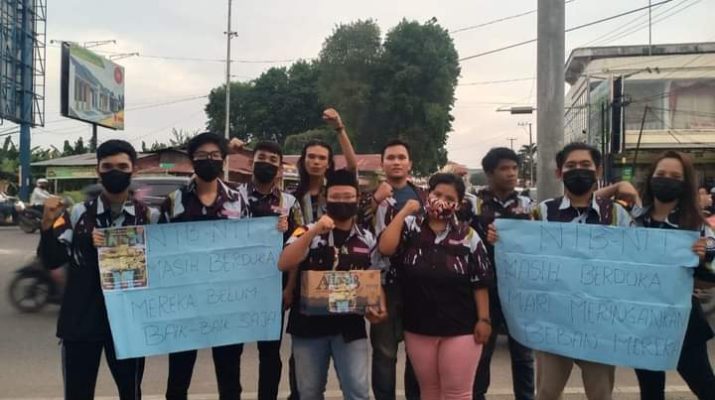 Sejumlah mahasiswa yang tergabung dalam Organisasi Satuan Pelajar Mahasiswa Ikatan Pemuda Karya Komisariat Universitas Jambi (SAPMA IPK UNJA), melakukan aksi sosial penggalangan dana dalam rangka untuk membantu Saudara/i yang terdampak bencana alam di NTT dan NTB.