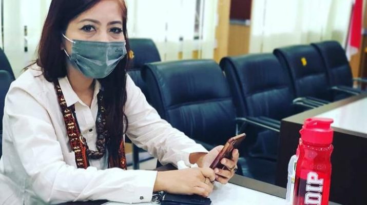 Bagi umat Kristiani, Maria maknai hari Paskah dengan nilai-nilai persatuan. Di mana, Paskah sendiri merupakan hari raya yang biasa di laksanakan tiap tahunnya. Memiliki makna sebagai kemenangan Yesus Kristus, atas kematian.