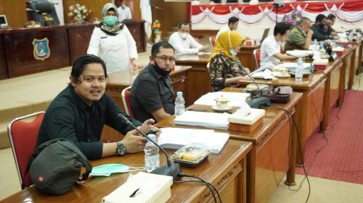 Komposisi pimpinan Dewan Perwakilan Rakyat Daerah (DPRD) Tanjung Jabung Barat mengalami perubahan, salah satunya yakni ketua Komisi II yang saat ini akan di jabat oleh Suprayogi Saiful dari partai Golkar.