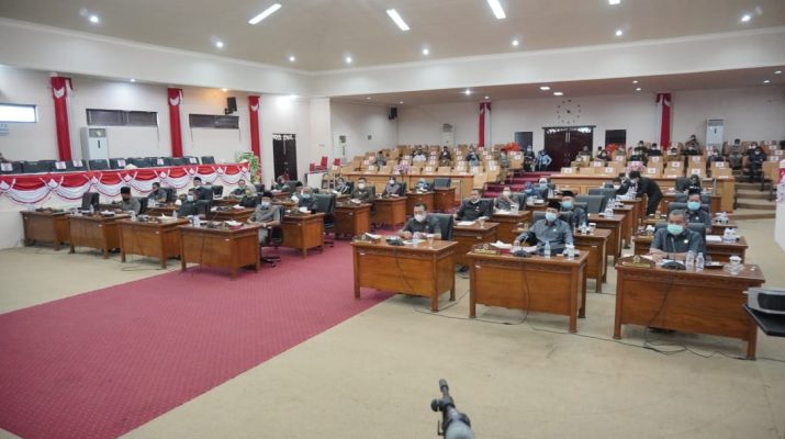 Dewan Perwakilan Rakyat Daerah (DPRD) Kabupaten Tanjabbar menggelar rapat paripurna dalam rangka penyampaian nota pengantar LKPJ Bupati tahun anggaran 2021, Selasa (13/04/2021). 