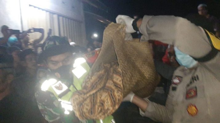 Jelang waktu berbuka puasa tiba, warga Desa Batu Ampar di gemparkan dengan Sesosok Jasat Manusia mengapung di sungai Tembesi.
