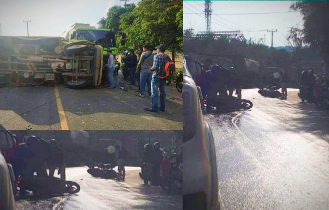 Baru saja, di kabarkan terjadi kecelakaan lalu lintas di Jambi. Di mana, dua mobil pengangkut minyak yakni Truk Tangki dan Colt terguling di kawasan UIN Mendalo Muaro Jambi, Senin (19/04/2021).
