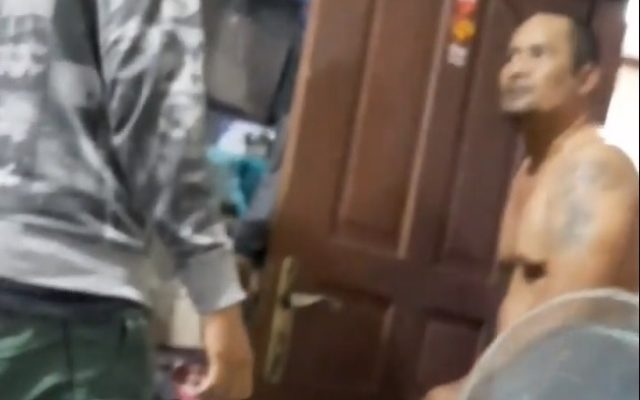 Baru-baru ini sebuah peristiwa miris terjadi, di mana seorang anak minta tolong di Media Sosial (Medsos) lantaran hendak di bunuh oleh ayahnya.