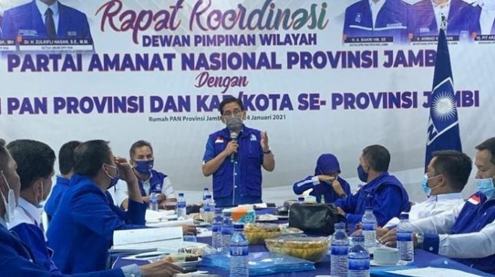Beberapa waktu lalu, Amien Rais beserta Menantu mendeklarasikan berdirinya Partai Ummat. Hal ini mendapat tanggapan dari Ketua DPW Partai Amanat Nasional Provinsi Jambi, A Bakri sebut lain generasi pun lain situasi.