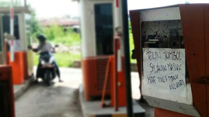 Selain tunggakan kontribusi 10,5 Milliar ke Pemprov Jambi, tata kelola dan retribusi parkir di Pasar Anggo Duo juga jadi sorotan publik.