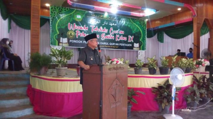 Wakil Bupati Ir H.Ami Taher, Senin (24/5) menghadiri langsung Wisuda Tahfisdz Qur`an dan pelepasan santri Kelas IX di Ponpes Darul Qur`an