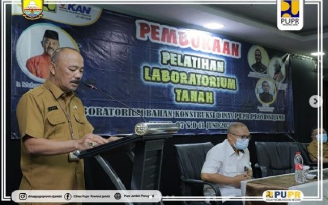 Dinas PUPR Provinsi Jambi gelar pelatihan laboratorium tanah, untuk menciptakan pekerja atau petugas kontruksi di lingkup PU Provinsi Jambi lebih berkopeten. Sehingga, apa yang di kerjakan dapat berjalan maksimal.