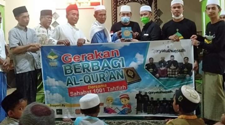 Bersama ustadz Toriq, Sahabat 1001 Tahfizh kembali bergerak membagikan Al Qur'an, untuk Sabtu (19/6/2021),