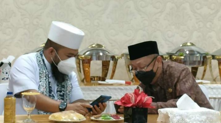 Menjadi Kepala daerah tentu memiliki tanggung jawab yang besar terhadap kemajuan suatu daerah, Bupati H Cek Endra pernah Non Job kan staf nya, yang tidak pernah ikut Subling atau Sholat subuh berjamaah.