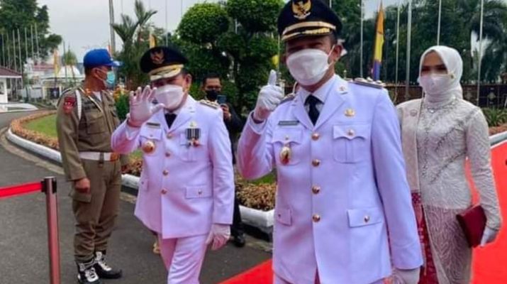 Hari ini, Jum'at (25/06/2021) Walikota  dan Wakil Walikota terpilih Sungai Penuh, Ahmadi Zubir dan Alvia Santoni resmi dilantik. 