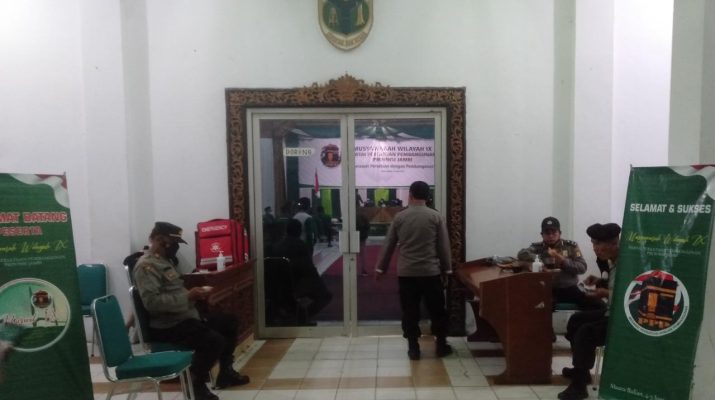 Detik-detik pelaksanaan Musyawarah Wilayah atau Muswil Partai Persatuan Pembangunan (PPP) Jambi, di jaga ketat oleh pihak Kepolisian.